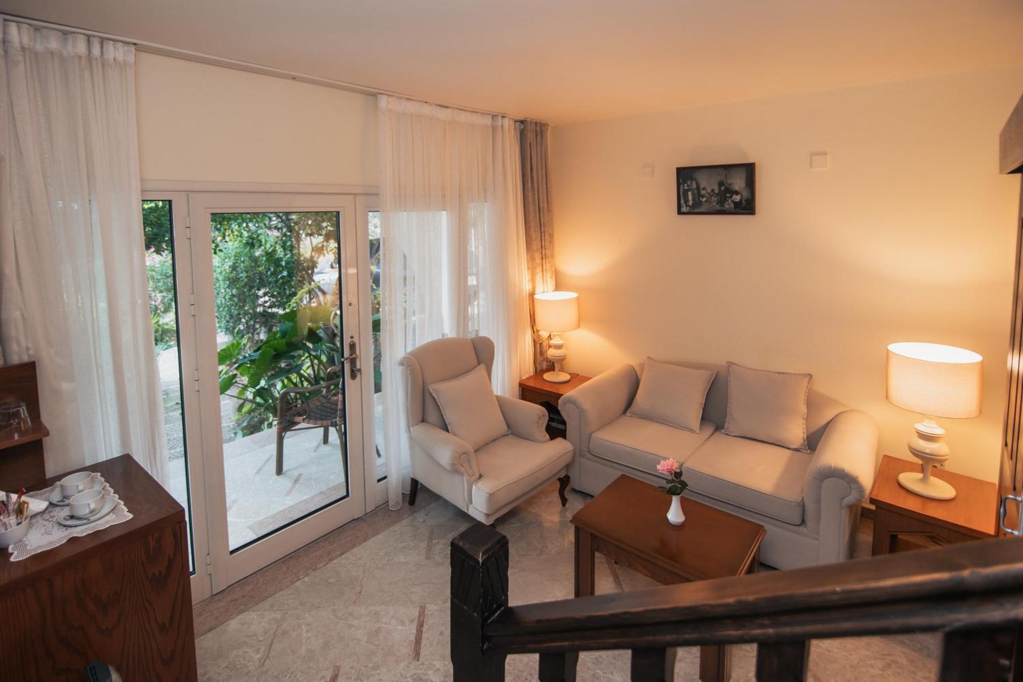 Bellapais Gardens Hostel Ngoại thất bức ảnh