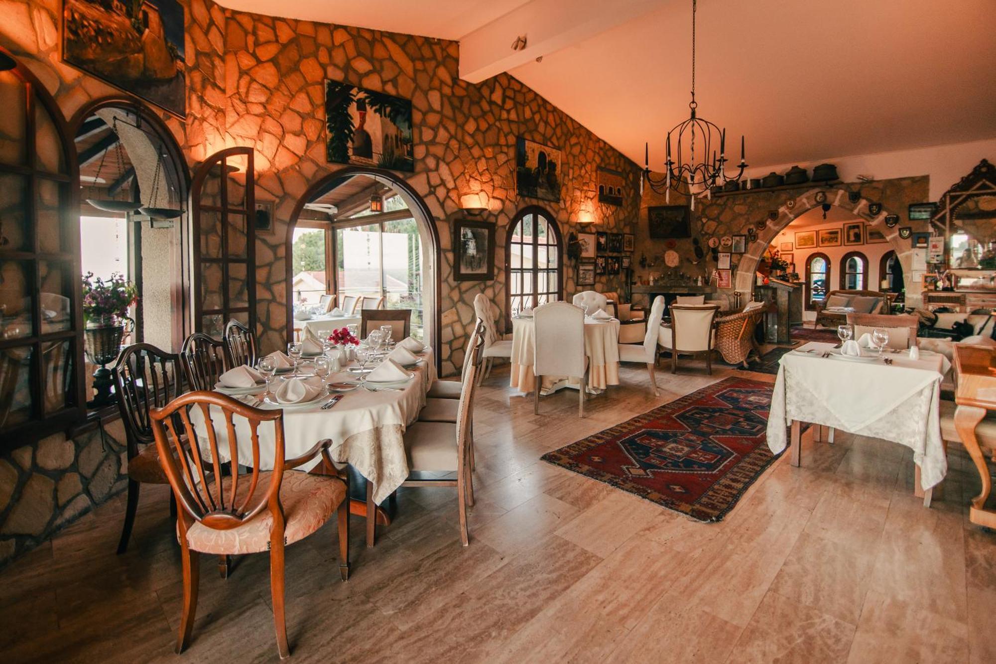 Bellapais Gardens Hostel Ngoại thất bức ảnh