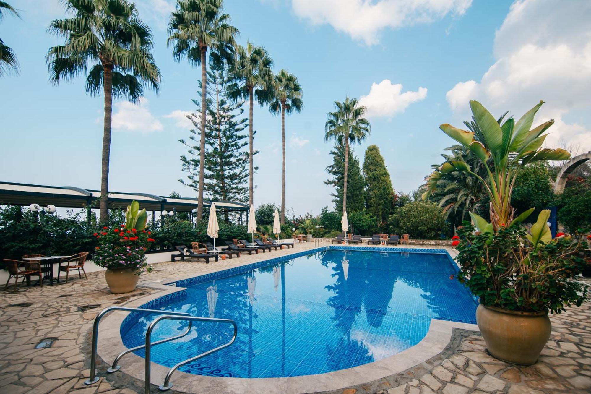 Bellapais Gardens Hostel Ngoại thất bức ảnh